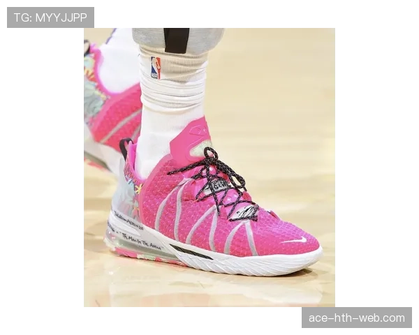 凯里·欧文今天又穿着6000块的球鞋来了，这鞋比我一个月工资还多吧？